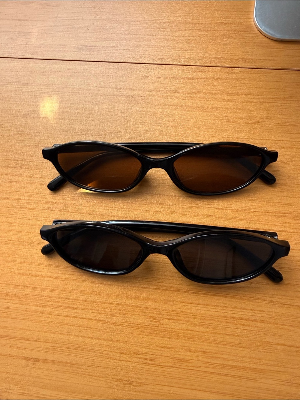 Black Slim Cat-Eye Sunglasses for Women - Classic Fashion Shades